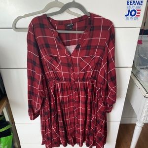 MOVING SALE! 4 Dresses and 1 Blouse bundle!